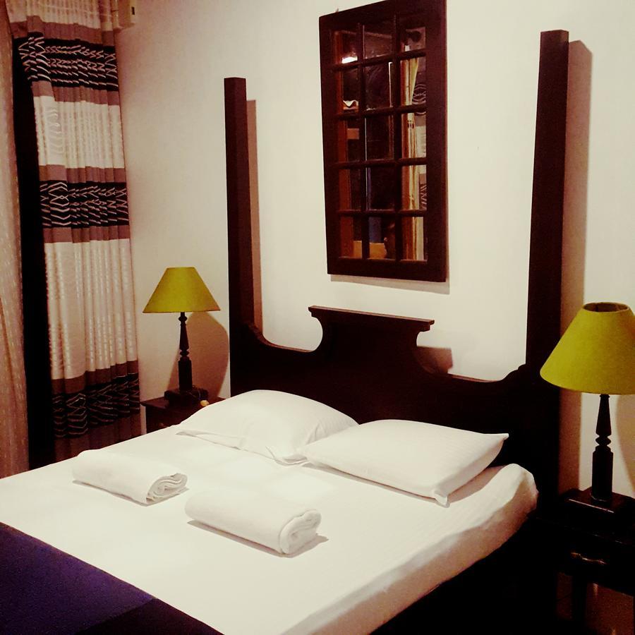 Dhawalagiri Inn Kandy Extérieur photo