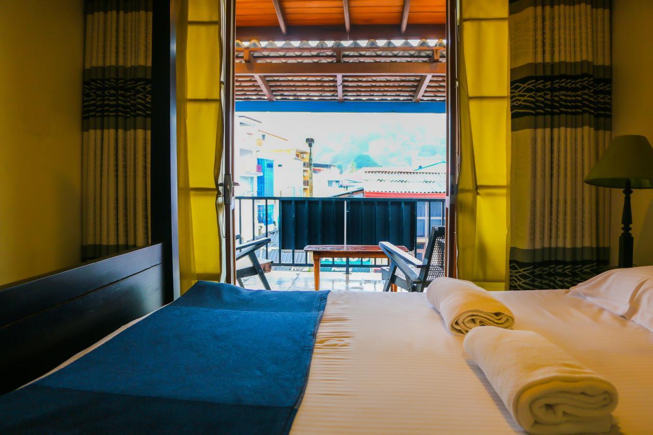 Dhawalagiri Inn Kandy Extérieur photo